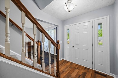 Welcome to this beautiful 3-bedroom, 1.5-bathroom Colonial home - photo 7
