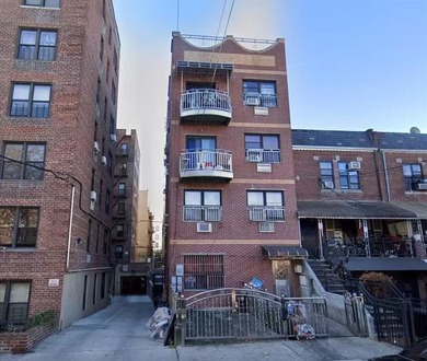 Fantastic Investment Opportunity in Sunset Park! This brick - photo 1