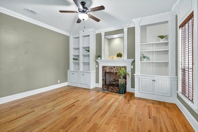 ABSOLUTLY STUNNING AND IMPRESSIVE 5 BEDROOM, 3 FULL BATH, 2 HALF - photo 10