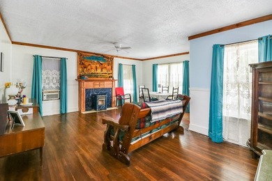 Charming 2 bedroom, 1 bathroom home on 0.3788 acres in Coleman