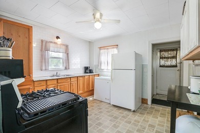 Charming 2 bedroom, 1 bathroom home on 0.3788 acres in Coleman