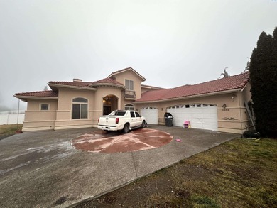 (private lake, pond, coastal) Home For Sale in Zillah Washington