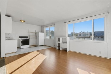 Ideally located near the University of San Francisco and the - photo 13