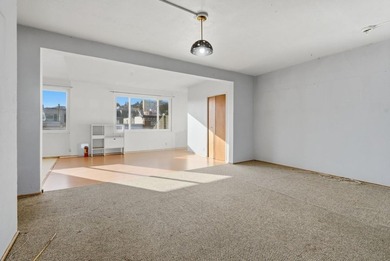 Ideally located near the University of San Francisco and the - photo 14