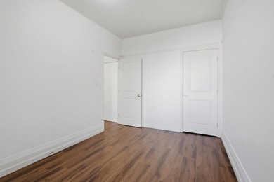 Ideally located near the University of San Francisco and the - photo 26
