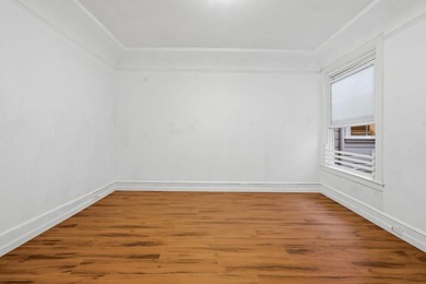 Ideally located near the University of San Francisco and the - photo 30