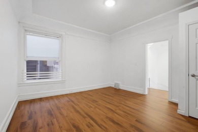 Ideally located near the University of San Francisco and the - photo 32