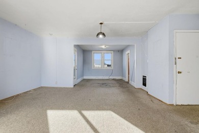 Ideally located near the University of San Francisco and the - photo 37