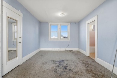 Ideally located near the University of San Francisco and the - photo 38