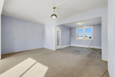Ideally located near the University of San Francisco and the - photo 43