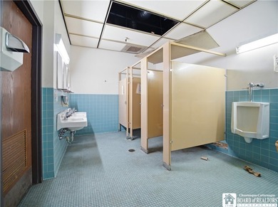 Large well maintained brick building with ample parking situated - photo 13