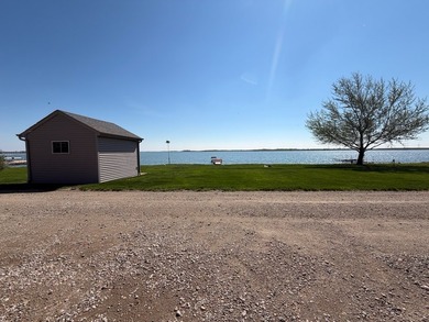 Nestled on the quiet southwest side of Waubay Lake - photo 14