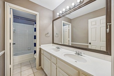 Wonderful single-story home offering tranquil canal views right - photo 18
