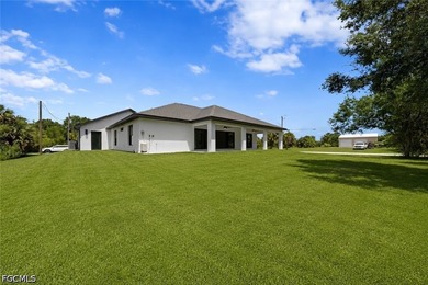 Experience elevated Florida living in this brand-new Buckingham - photo 32