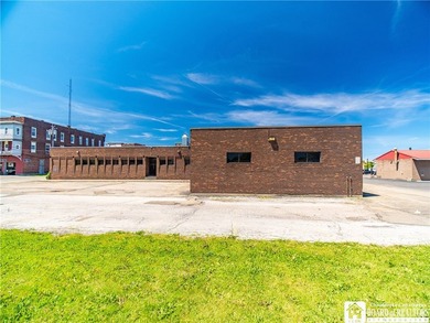 Large well maintained brick building with ample parking situated - photo 42