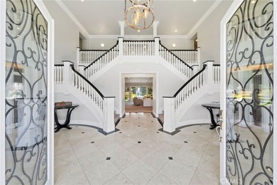 Timeless Luxury in the Heart of La Cresta, this extraordinary - photo 9