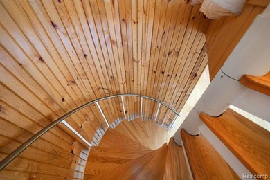 REDUCED AND BACK ON MARKET. 3-story home situated on an island - photo 11