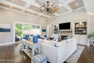 Experience exceptional luxury and timeless craftsmanship in this - photo 13