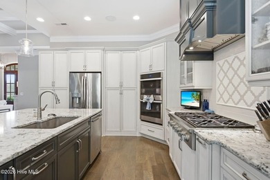 Experience exceptional luxury and timeless craftsmanship in this - photo 19