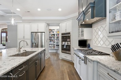 Experience exceptional luxury and timeless craftsmanship in this - photo 20