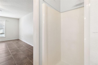 Beautiful 3-bedroom, 2-bathroom pool home with over 2000 square - photo 25