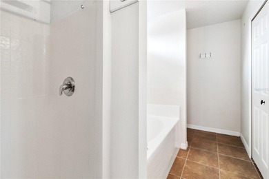 Beautiful 3-bedroom, 2-bathroom pool home with over 2000 square - photo 30