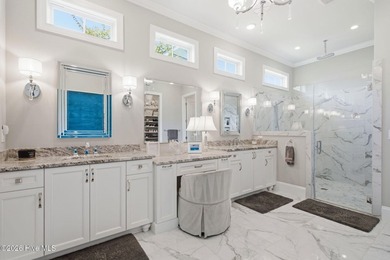 Experience exceptional luxury and timeless craftsmanship in this - photo 33