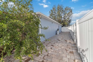 Beautiful 3-bedroom, 2-bathroom pool home with over 2000 square - photo 41