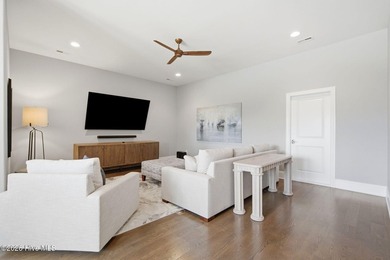 Experience exceptional luxury and timeless craftsmanship in this - photo 43