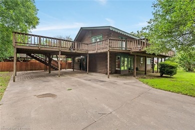 Beautiful 3-bedroom, 2-bath log home offering 1,860 square feet - photo 4