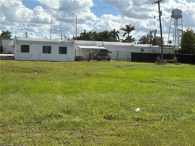 A prime Location in Moore Haven Florida, 4 Unit Zoned Commercial - photo 11