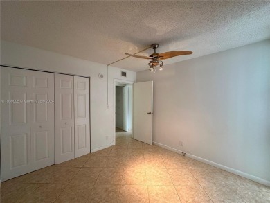INVESTORS OPPORTUNITY!!! 
WALKING DISTANCE TO THE BEACH IN THE