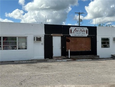 A prime Location in Moore Haven Florida, 4 Unit Zoned Commercial - photo 12