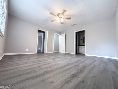 Welcome home to this spacious, move-in ready 4-bedroom, 2.5-bath - photo 22
