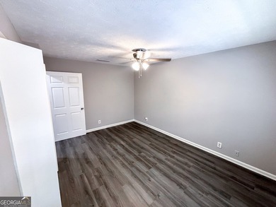 Welcome home to this spacious, move-in ready 4-bedroom, 2.5-bath - photo 24
