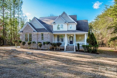 Looking for a lovely home on a flat lot on nearly one-acre? This - photo 1