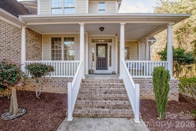 Looking for a lovely home on a flat lot on nearly one-acre? This - photo 2