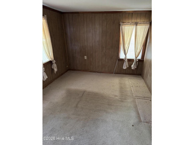 Home in town on nice corner lot with front porch! Large eat-in - photo 10