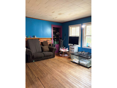 3+ bedroom house on 0.5+/- acres over 2 lots with frontage on - photo 5