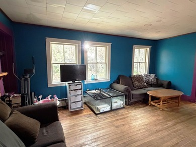 3+ bedroom house on 0.5+/- acres over 2 lots with frontage on - photo 8