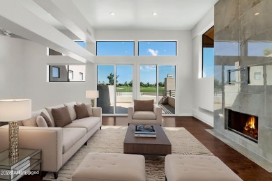 Lake Townhome/Townhouse For Sale in Scottsdale, Arizona