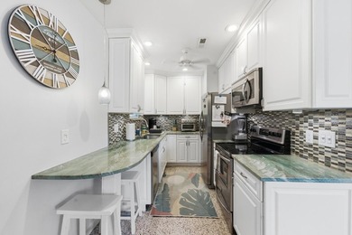 Rare, one-of-a-kind property at the end of a quiet dead-end - photo 16