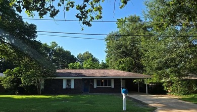 This lovely home offers 3 bedrooms and 2 baths, with a welcoming - photo 23