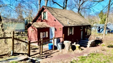 Cozy Lake Home Sale Pending in Jefferson New Jersey