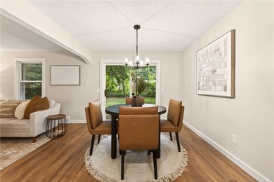 Welcome to this picture-perfect, move-in ready home in the heart - photo 9