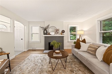 Welcome to this picture-perfect, move-in ready home in the heart - photo 10