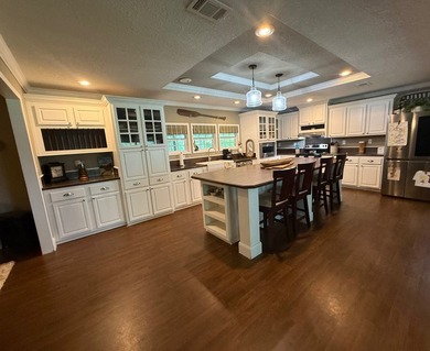 Located on beautiful Lake Saint John, this immaculate 4 bedroom - photo 11