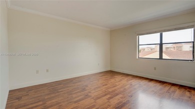 Beautifully 2 Bed/ 2 Bathroom apartment on the 4th floor, with a