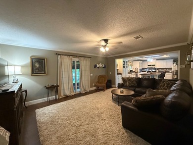 Located on beautiful Lake Saint John, this immaculate 4 bedroom - photo 17