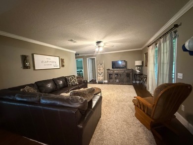 Located on beautiful Lake Saint John, this immaculate 4 bedroom - photo 19